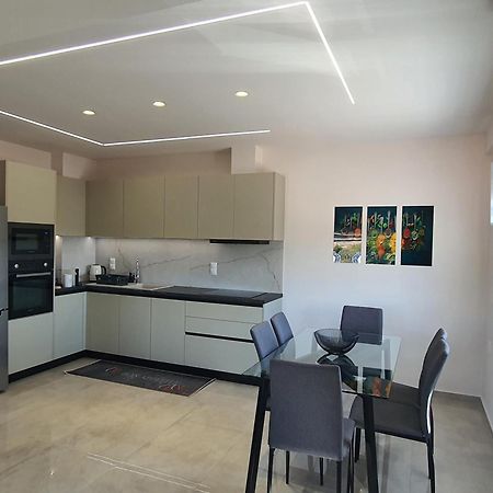 Ephantasy Living - Luxury Home With Roof Garden 卡拉马基 外观 照片